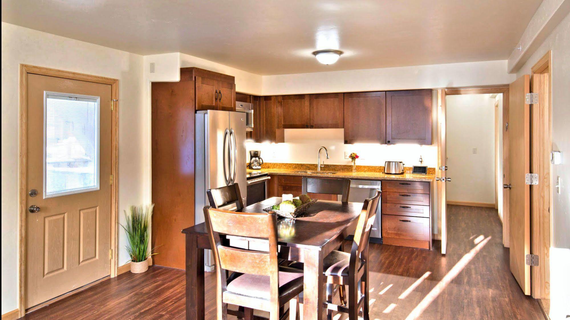 Mein Haus Bed & Breakfast Avon Ngoại thất bức ảnh